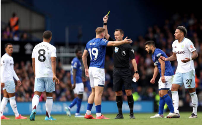 Ipswich Town - 20 thẻ vàng, 0 thẻ đỏ: Tân binh này cho thấy họ đang ngợp trước Ngoại hạng Anh. Cho tới nay, Ipswich đã nhận 20 thẻ vàng, trung bình 2,9 thẻ mỗi trận.