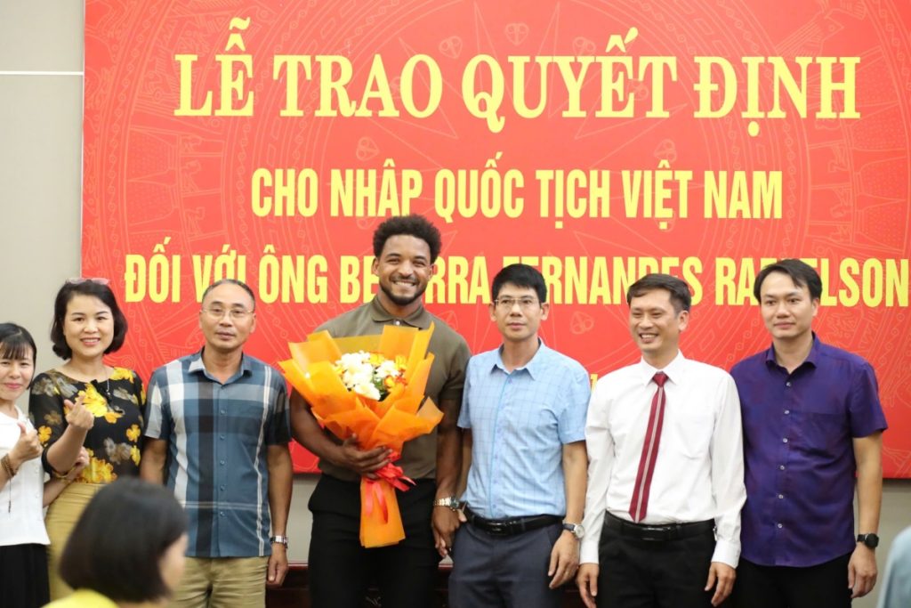 Son nhan quoc tich Viet Nam