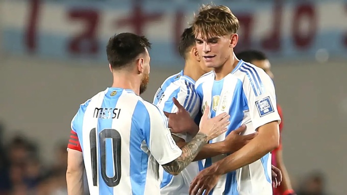 Ngay trong trận ra mắt ĐT Argentina, Nico Paz đã kiến tạo để Lionel Messi hoàn tất cú hat-trick trước Bolivia.