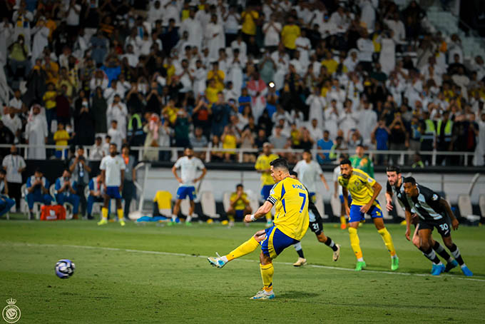 Cú đá 11m hoàn hảo của Ronaldo trước Al Shabab