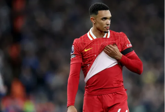 Trent Alexander-Arnold sap het hop dong voi Liverpool.