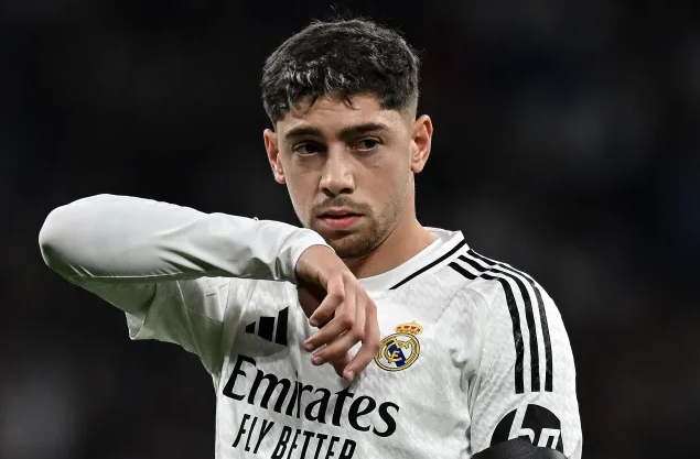 Vo Federico Valverde chi trich Carlo Ancelotti sau tran thua AC Milan