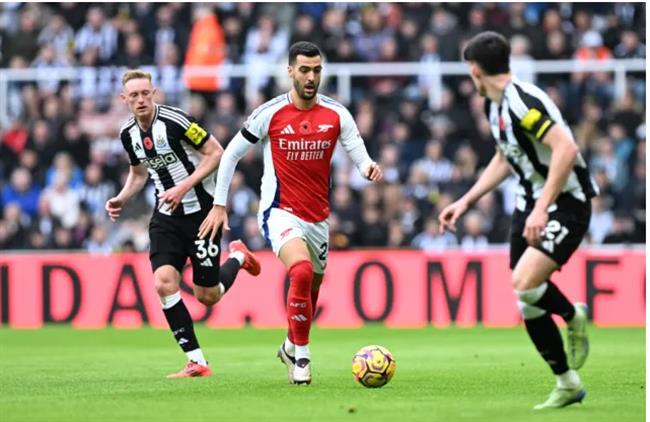 Mikel Merino bi chi trich du doi sau tran thua Newcastle