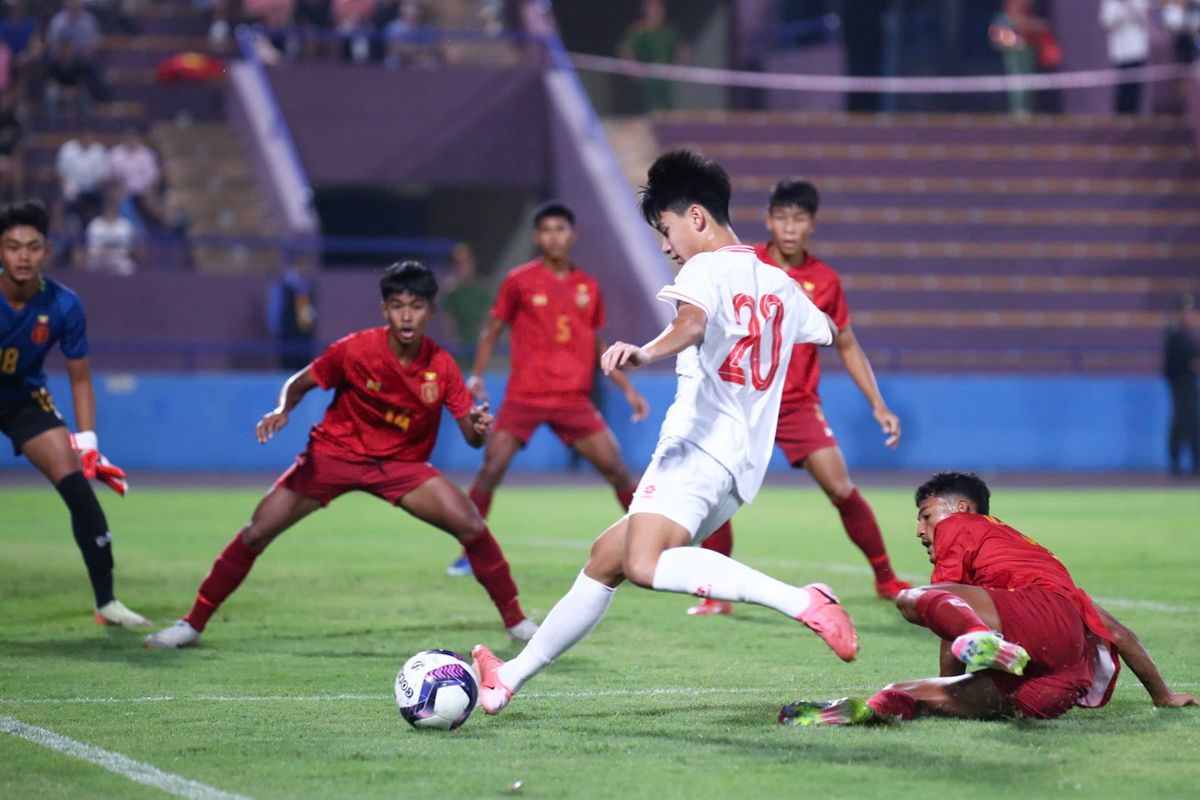 Nguyen Van Duong U17 Viet Nam vs U17 Myanmar 25/10