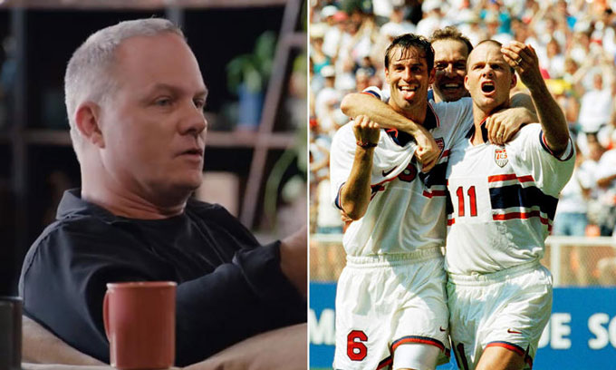 Wynalda bị John Harkes "cắm sừng".