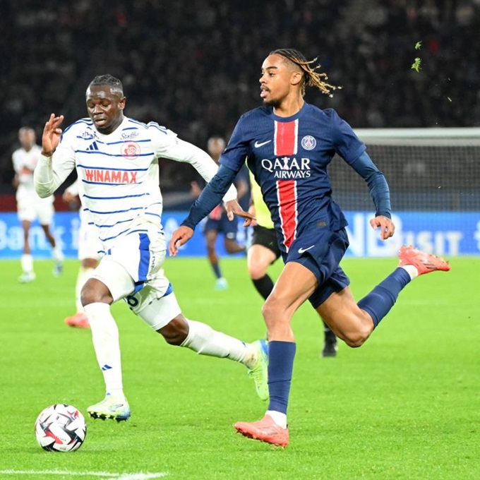 PSG dựa nhiều vào những pha dốc cánh tốc độ của Barcola