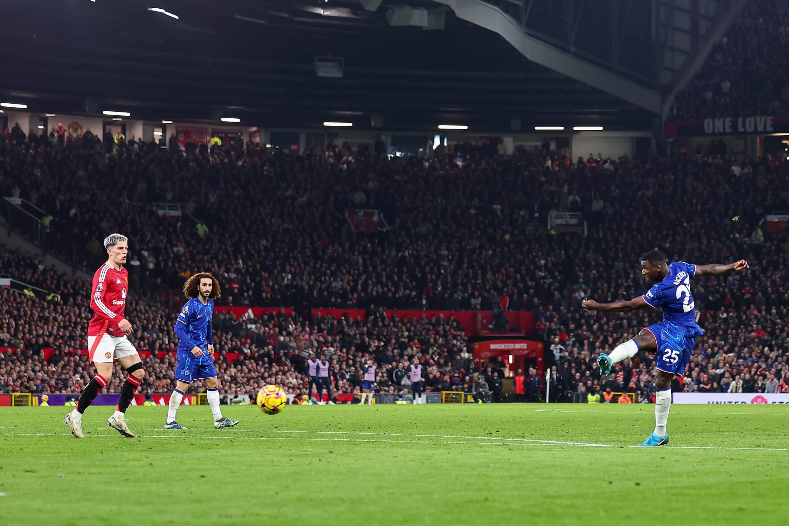 Nếu Caicedo không có cú vô lê bất ngờ đó, MU có thể đã giành được 3 điểm trước Chelsea