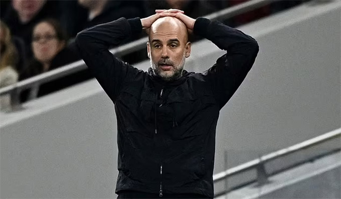 Pep vò đầu bứt tai vì lo lắng Man City có thêm nhiều chấn thương