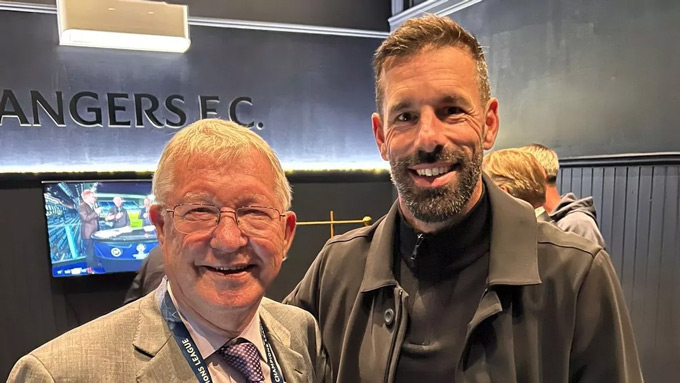 Van Nistelrooy xin Sir Alex lời khuyên