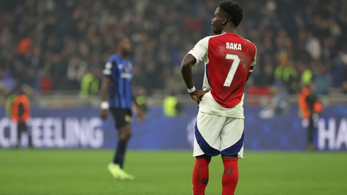 Arsenal tỏ ra phụ thuộc vào Saka trong khi cầu thủ này chưa tạo ra được sự khác biệt rõ nét