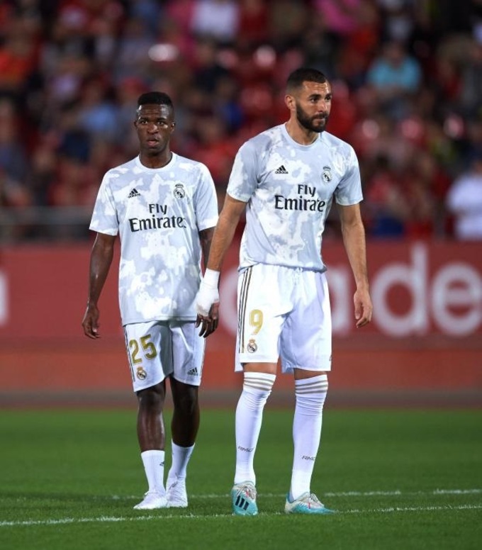 Đàn anh Karim  Benzema cũng từng quay lưng với Vinicius