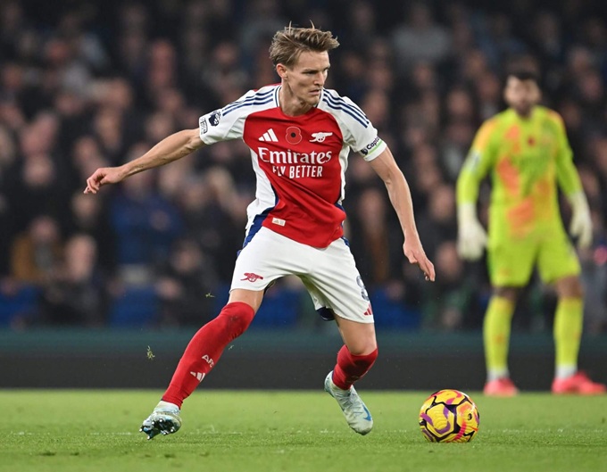 Odegaard đã có 90 phút ấn tượng trước Chelsea