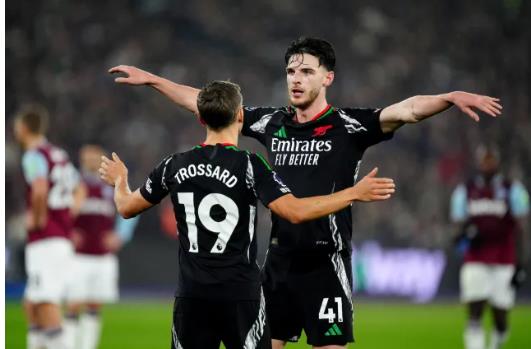 Declan Rice bi chi trich thieu ton trong West Ham