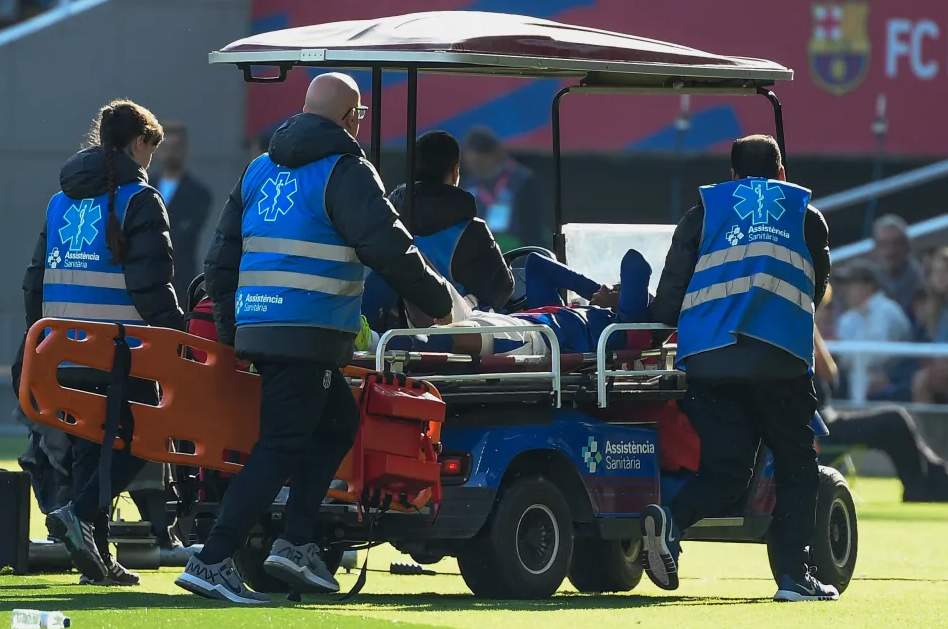 Sao Barca nôn ra máu ở trận thua Las Palmas 2