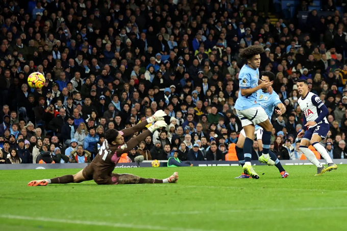 Hàng thủ Man City đang quá tệ