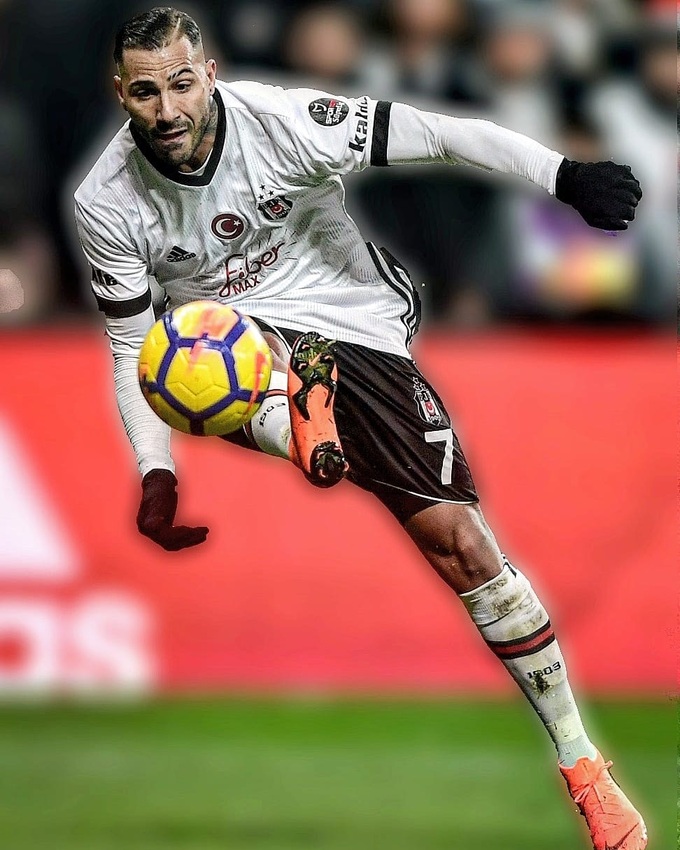 Hình ảnh hào hoa trên sân cỏ của Quaresma